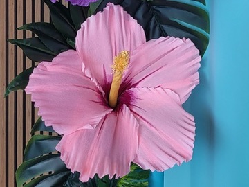Hibiscus artisanal coloré fait par Water Bear Events